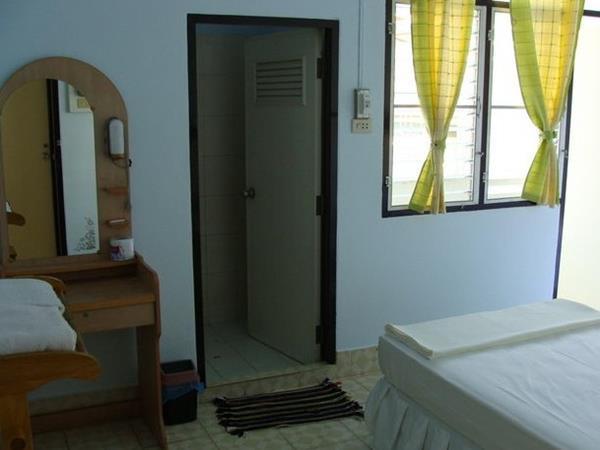 Fame Guesthouse Chumphon Ngoại thất bức ảnh